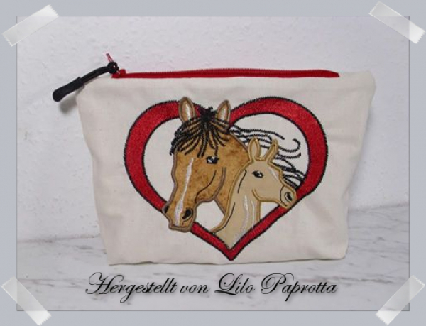Pferdeapplikation mit Herz (13x18 ; 20x20 ; 30x20)
